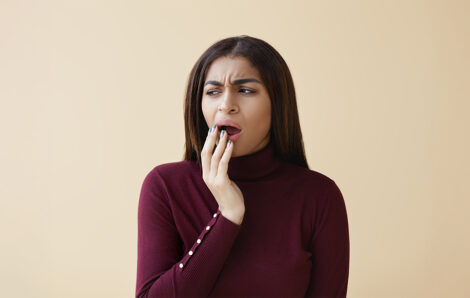 Why Does My Front Tooth Hurt? Possible Causes You Shouldn’t Ignore